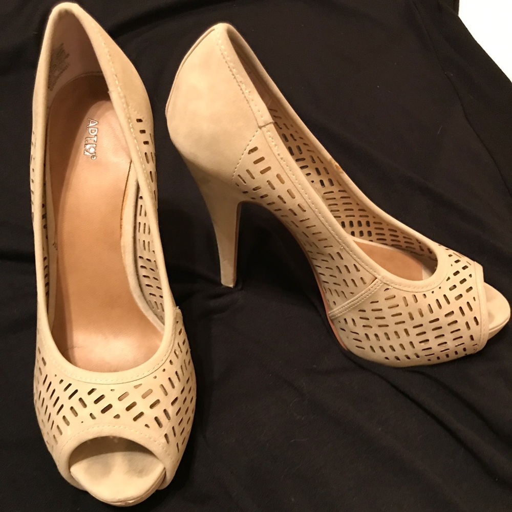 Tan heels